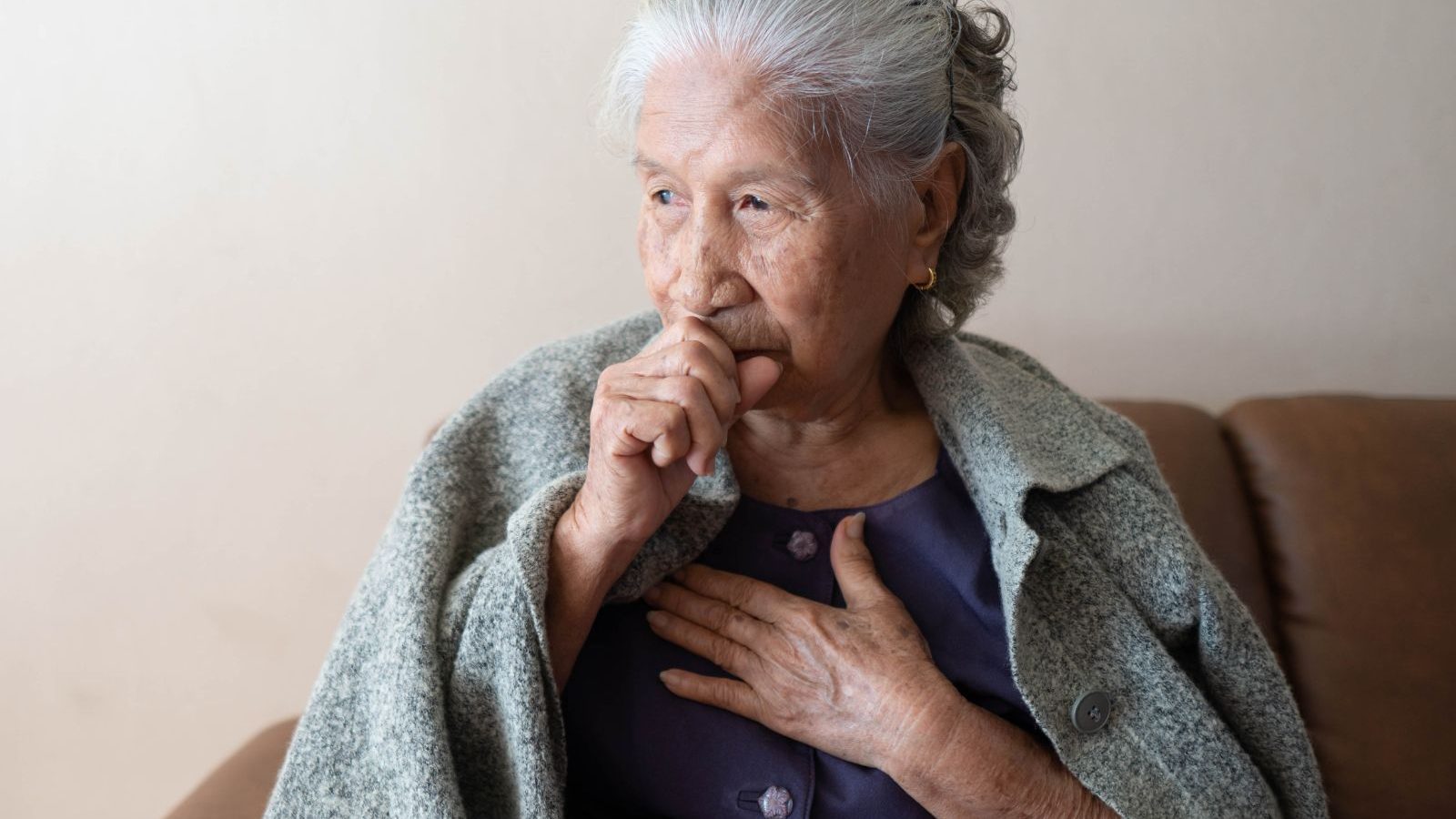 குளிர்காலம் ஆரம்பிச்சாச்சு..! வயதானவர்களை பார்த்துக்கொள்ள உதவும் வழிமுறைகள்