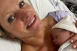 50 வயதில் IVF முறையில் குழந்தை பெற்றுக்கொண்ட பெண்...