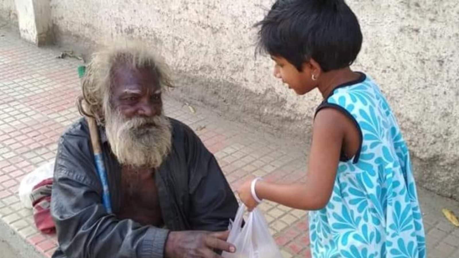 'சின்ன சின்ன அன்பில்தானே ஜீவன் இன்னும் இருக்கு'..  உலக கருணை தினம் இன்று!