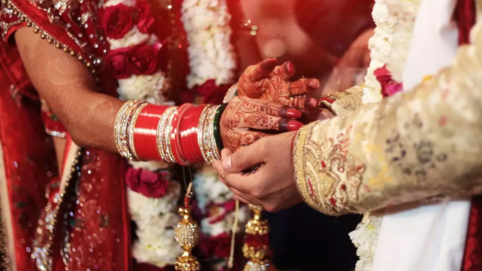 திருமணம் வாழ்க்கை சண்டை சச்சரவாகும்போது, விவாகரத்து செய்துகொள்வது சரியானதா? கையாள்வது எப்படி?