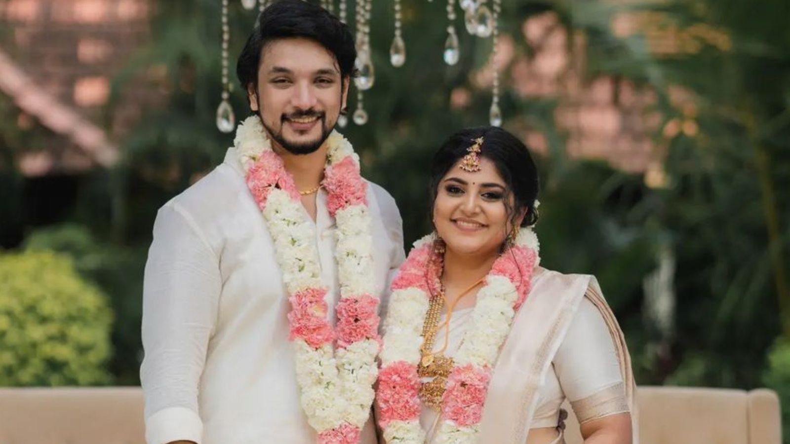 உனக்காக பொறந்தேனே எனதழகா...! கௌதம் கார்த்திக் - மஞ்சிமாவின் திருமண படங்கள்..