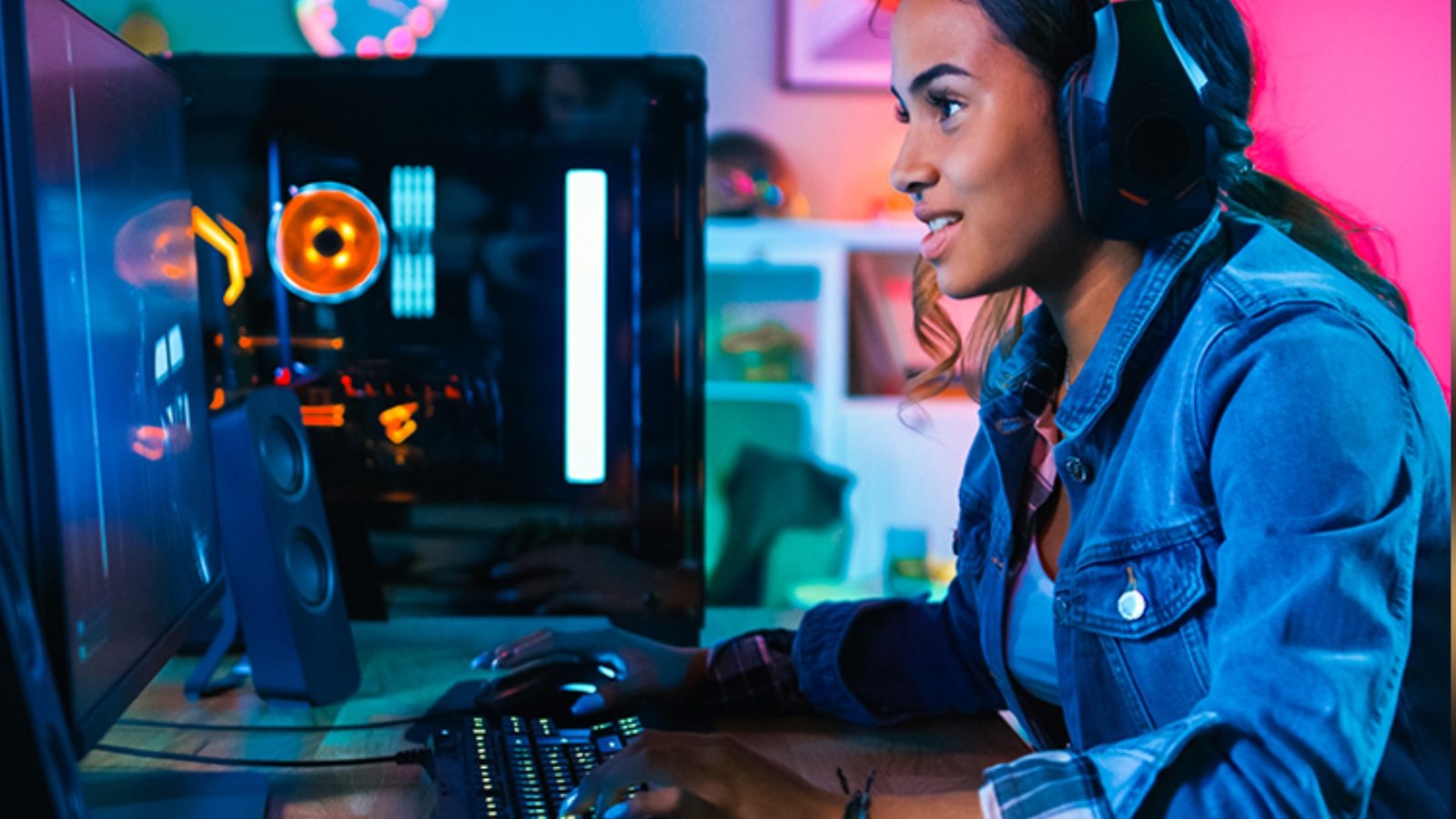 வீடியோ கேம் விளையாடுனாலே காசு.! இந்திய பெண்கள் குறி வைக்கும் புது பிசினஸ்!