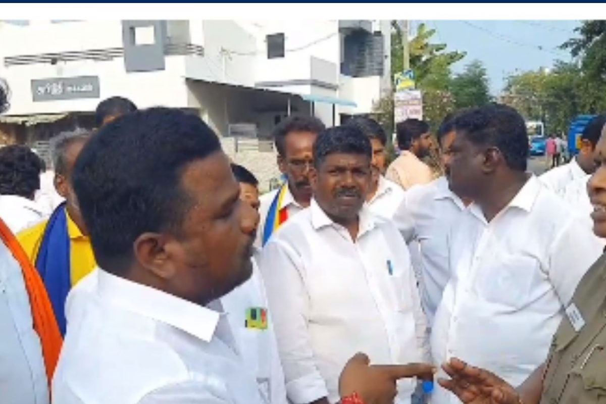 அன்புமணி ராமதாஸ் பங்கேற்ற நிகழ்ச்சியில் கல்வீச்சு தாக்குதல்..!