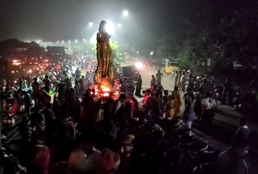  கார்த்திகை அமாவாசையை முன்னிட்டு குவிந்த மக்கள்