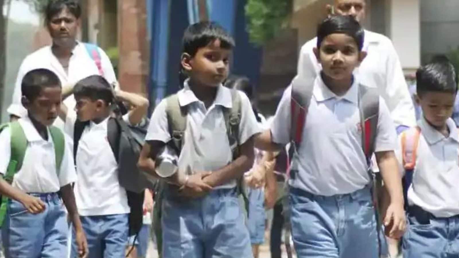 ஒரு ஆண்டில் மூடப்பட்ட 20ஆயிரம் பள்ளிகள்.. வேலையிழந்த 2.5 லட்சம் ஆசிரியர்கள் - அதிர்ச்சியில் கல்வித்துறை!