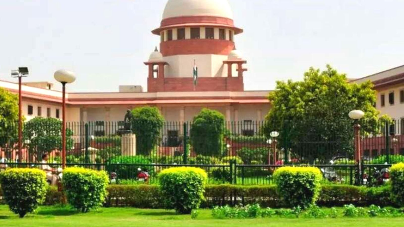 75 ஆண்டு சுதந்திர இந்தியாவில் ஏன் பெண் தலைமை தேர்தல் ஆணையரே இல்லை? - உச்சநீதிமன்றம் கேள்வி