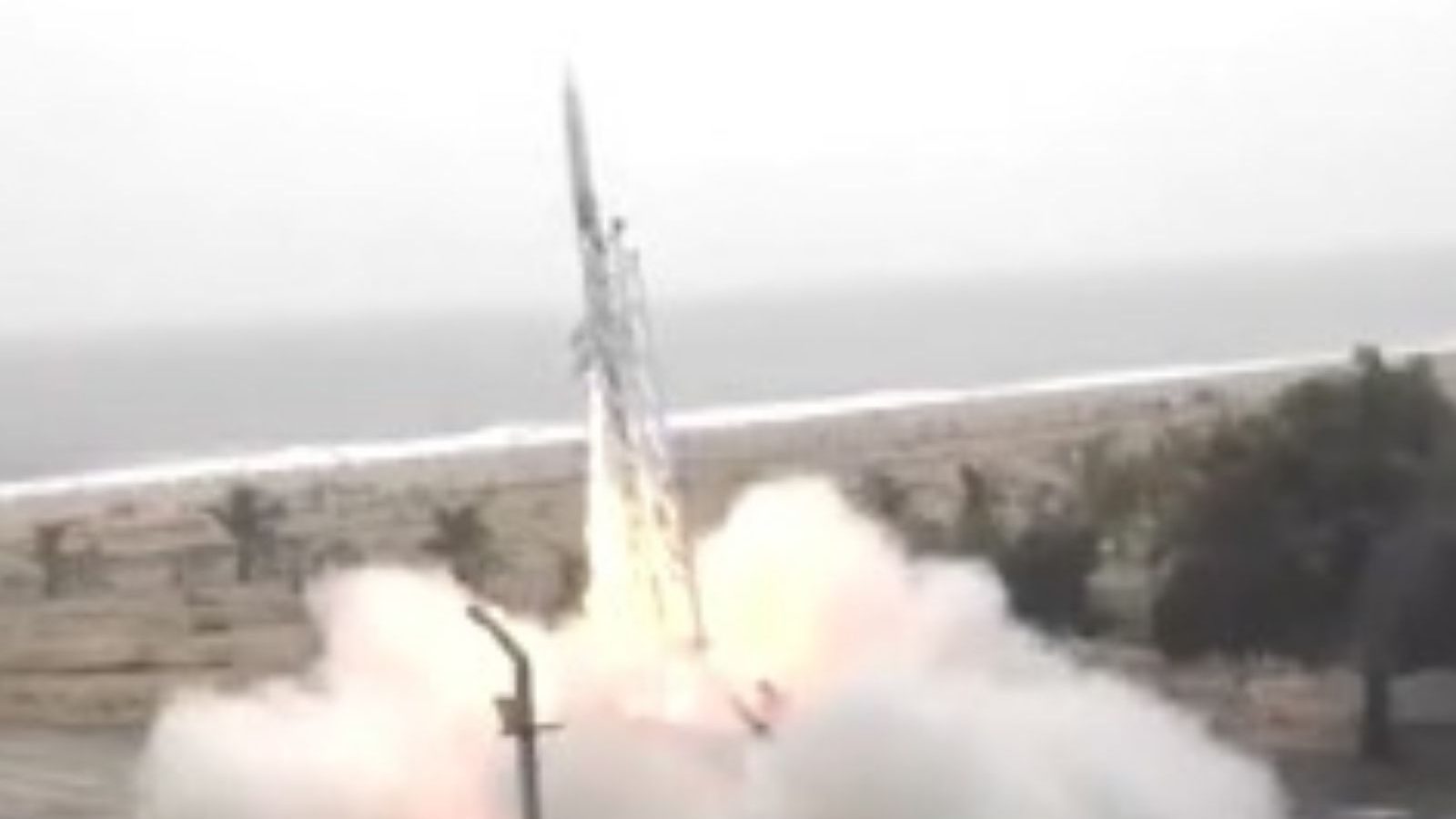 இந்தியாவின் முதல் தனியார் ராக்கெட் விக்ரம்- எஸ் விண்ணில் செலுத்தப்பட்டது