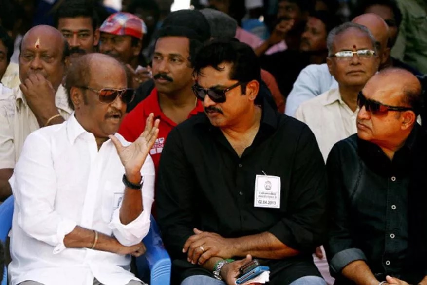 ரஜினிகாந்த் - சரத்குமார் - விஜயகுமார்.