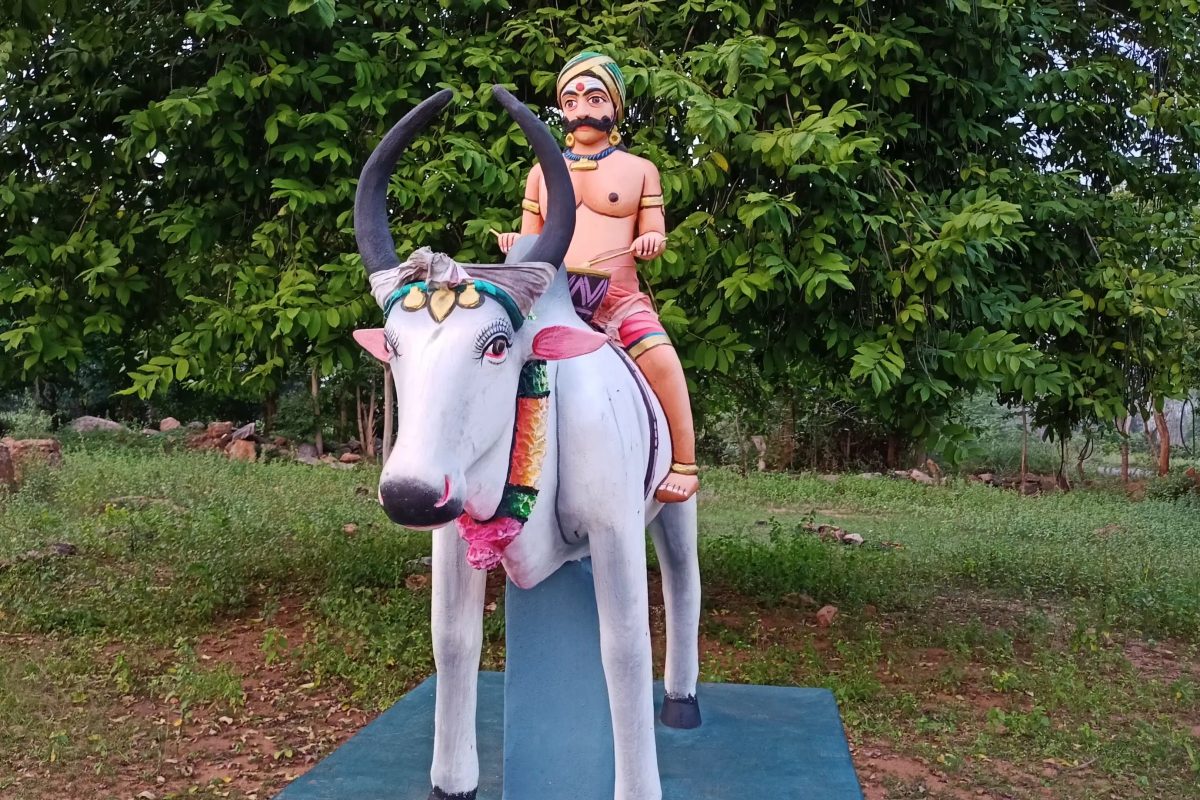ஊர் சுத்தலாம் வாங்க.. புதுக்கோட்டை இடையப்பட்டி வேட்டார் கோயிலுக்கு!