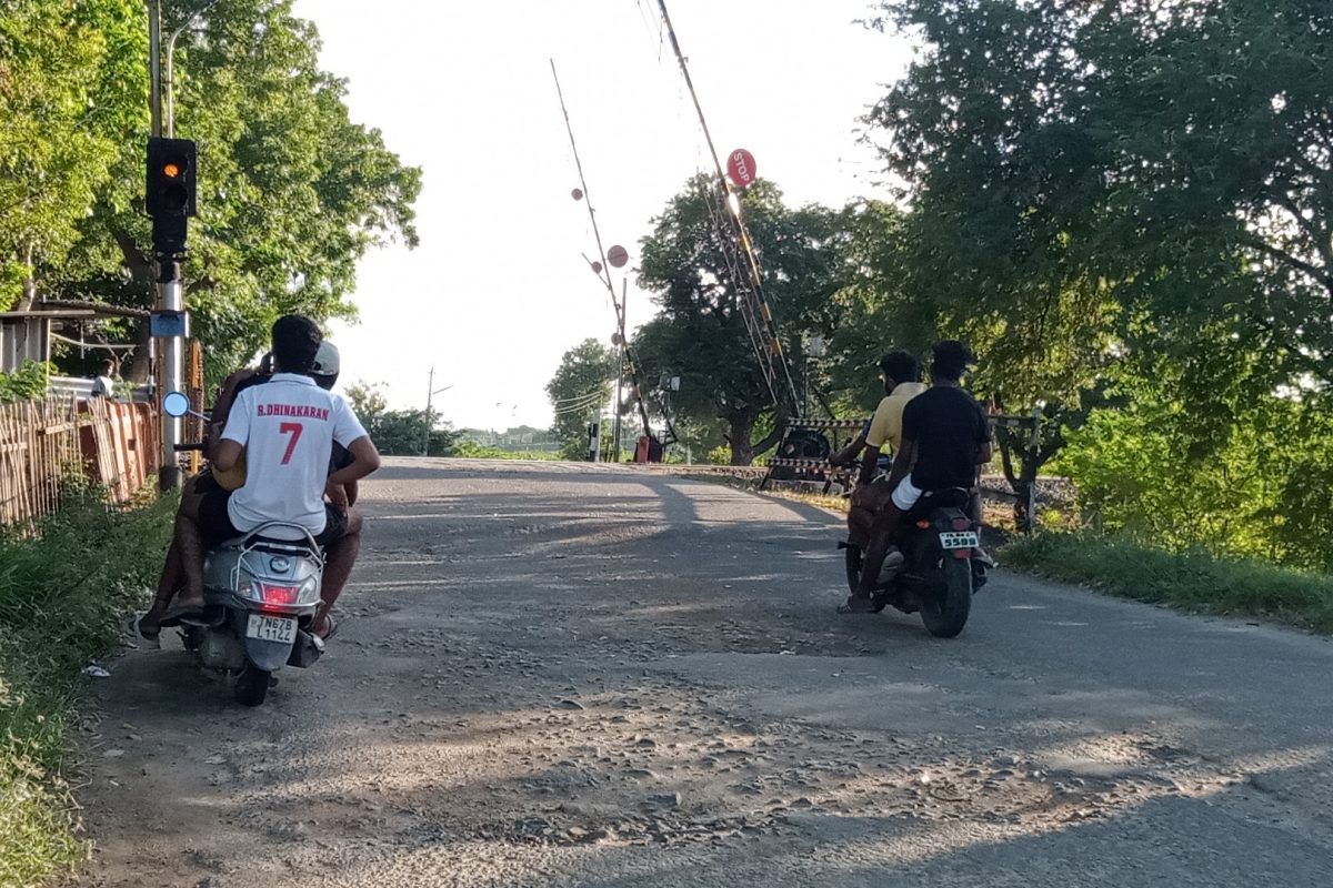 "இந்த ரோட்டுல எப்படிதான் போறது" கதறும் விருதுநகர் மக்கள்!
