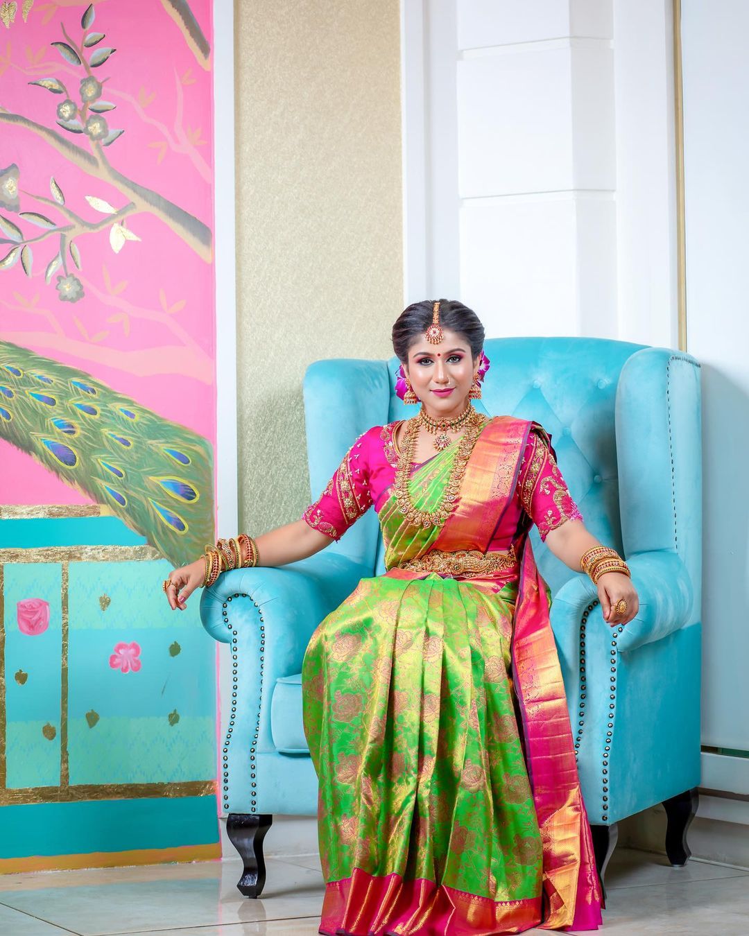  ராஜா ராணி சீரியலில் ஆல்யாவுக்கு ஜோடியாக சஞ்சீவ் கார்த்திக் நடித்தார். சீரியலில் போது இருவருக்கும் காதல் ஏற்பட்டது.