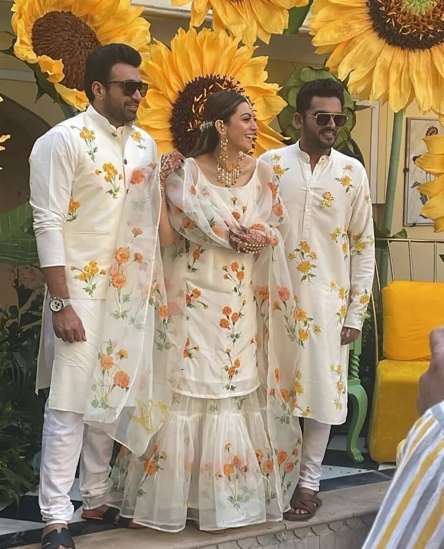  ஹன்சிகாவின் ஹல்தி புகைப்படம்.