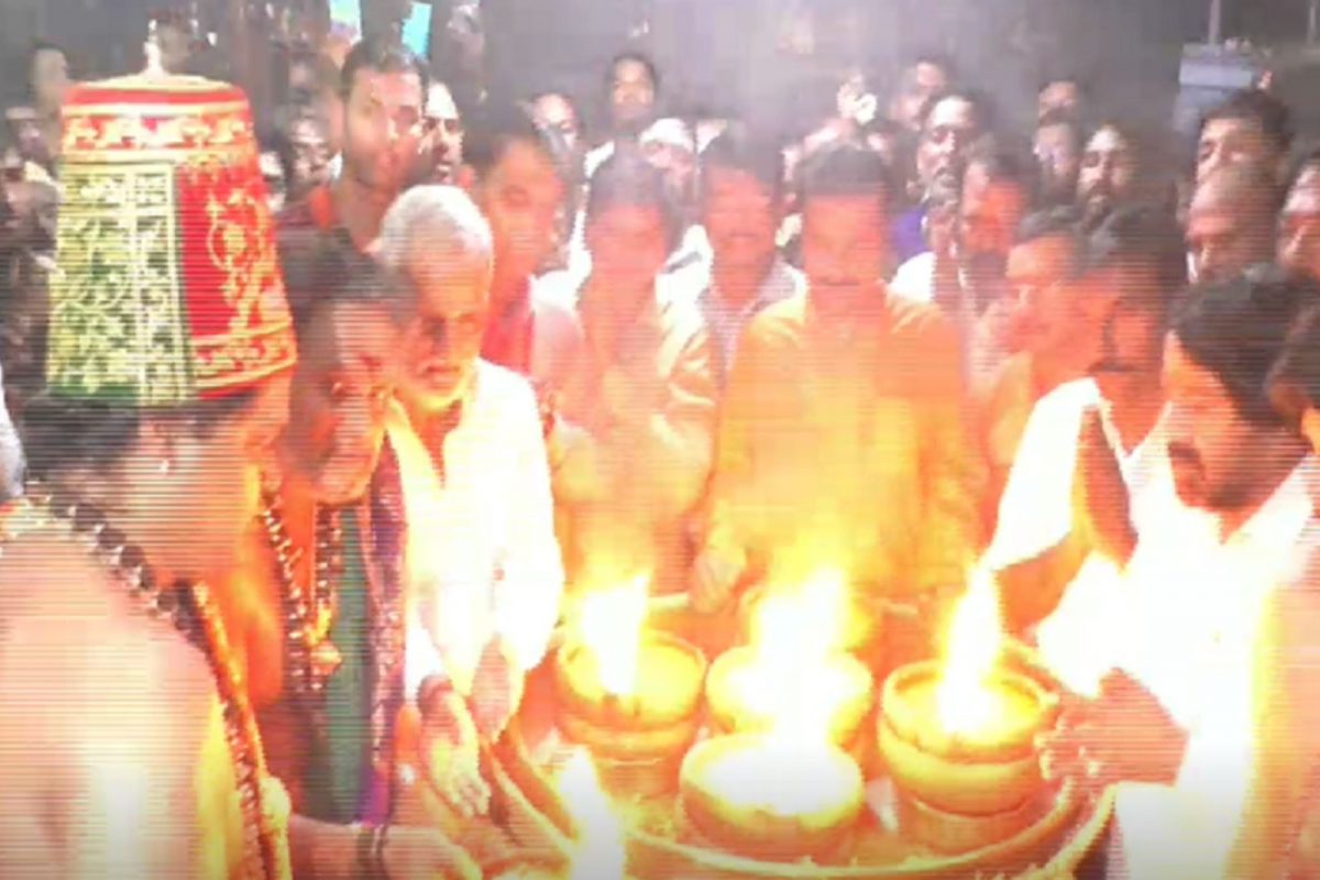 இன்று கார்த்திகை தீப திருவிழா: அதிகாலையில் ஏற்றப்பட்ட பரணி தீபம்!