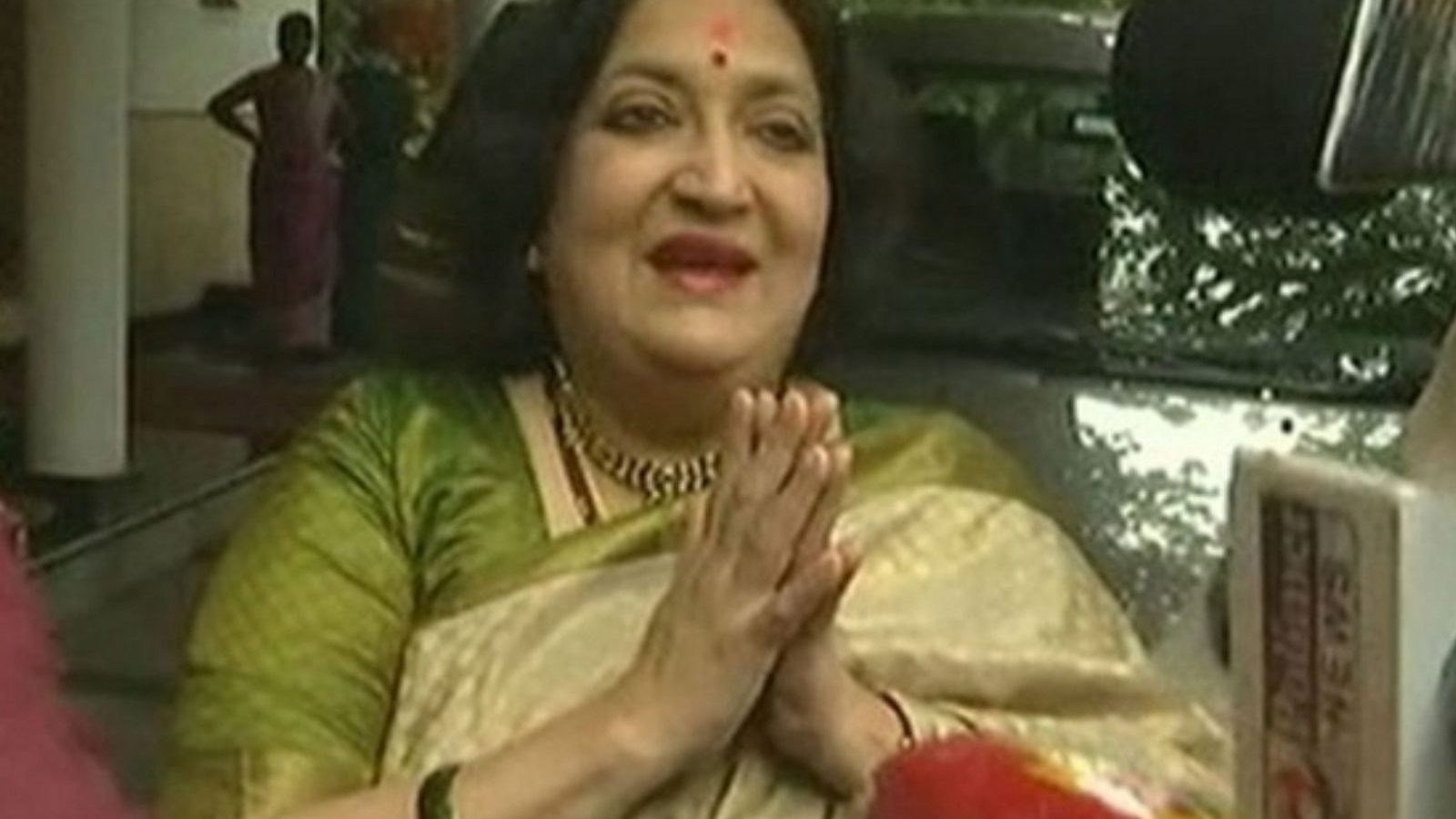 ''மழையில நிக்காதீங்க.. ரஜினிகாந்த் ஊரில் இல்லை'' - லதா ரஜினிகாந்த் பேட்டியால் ரசிகர்கள் சோகம்!