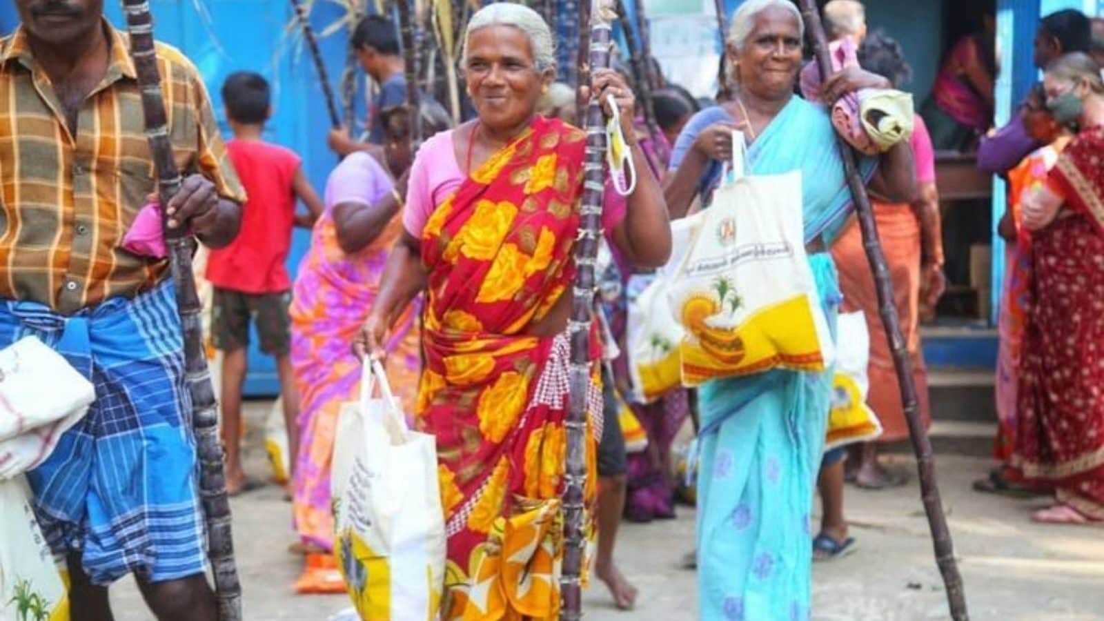 ரேஷன் அட்டைதாரர்களுக்கு பொங்கல் பரிசு ரூ.1000.. வெல்லத்துக்குப் பதில் சர்க்கரை.. தமிழ்நாடு அரசின் ப்ளான் இதுவா?