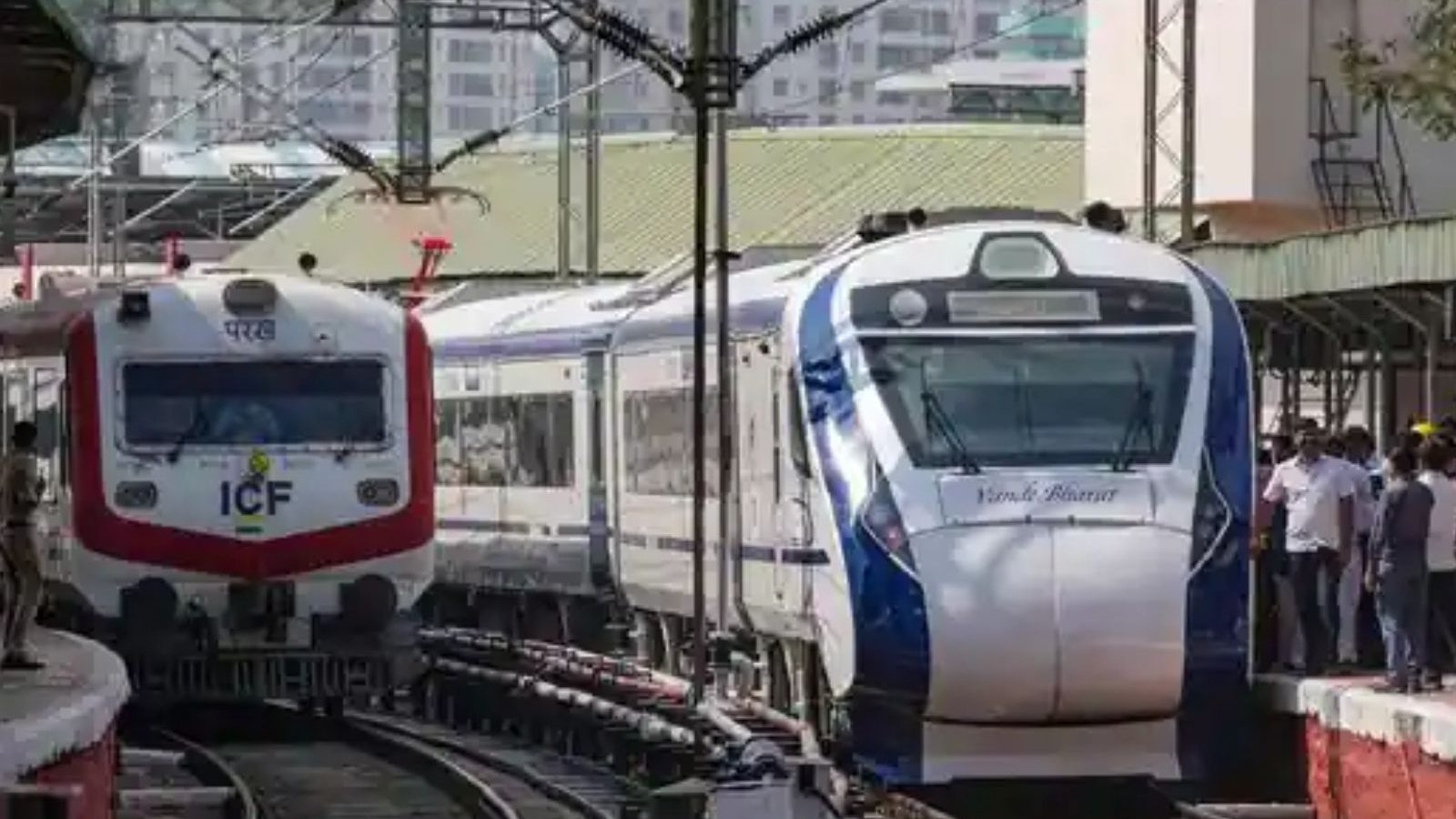 வந்தே பாரத் ரயில் குறைவான வேகத்தில் இயக்கம் : பயணிகளிடையே குறைந்த ஆர்வம்!