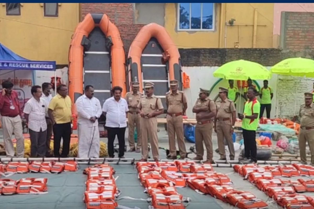 புயல் வரும்போது பாதுகாப்பாக இருப்பது எப்படி