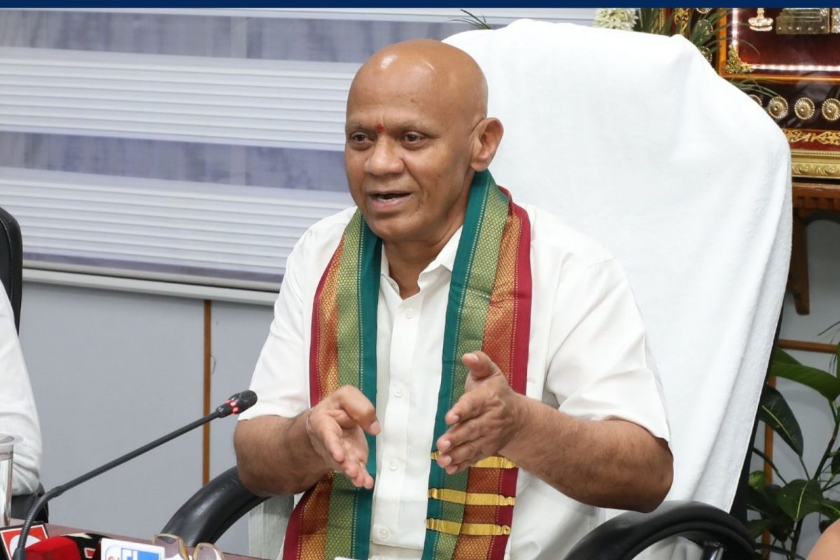 திருப்பதி தேவஸ்தான அதிகாரி தர்மா ரெட்டி
