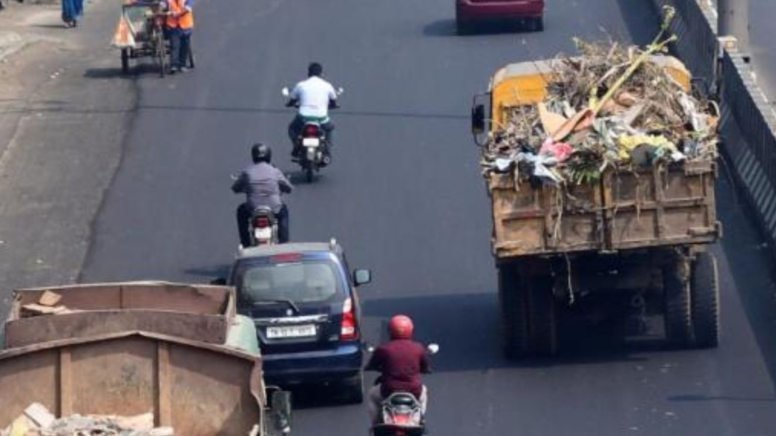 சென்னையில்  குப்பை லாரிகளை இயக்க நேர நிர்ணயம் செய்ய முடியாது - உயர் நீதிமன்றம் உத்தரவு