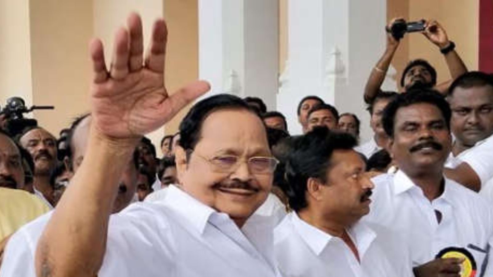 பொங்கல் பரிசுத் தொகுப்பில் கரும்பு? கிண்டலாக பதிலளித்த அமைச்சர் துரைமுருகன்!