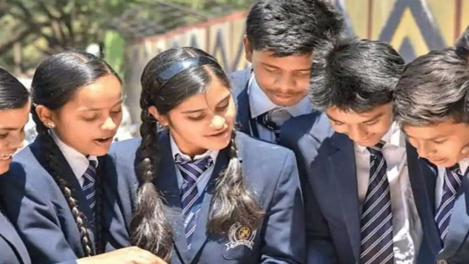 சிபிஎஸ்இ பொதுத் தேர்வு அட்டவணை வெளியீடு : முழு விவரங்கள் இதோ!