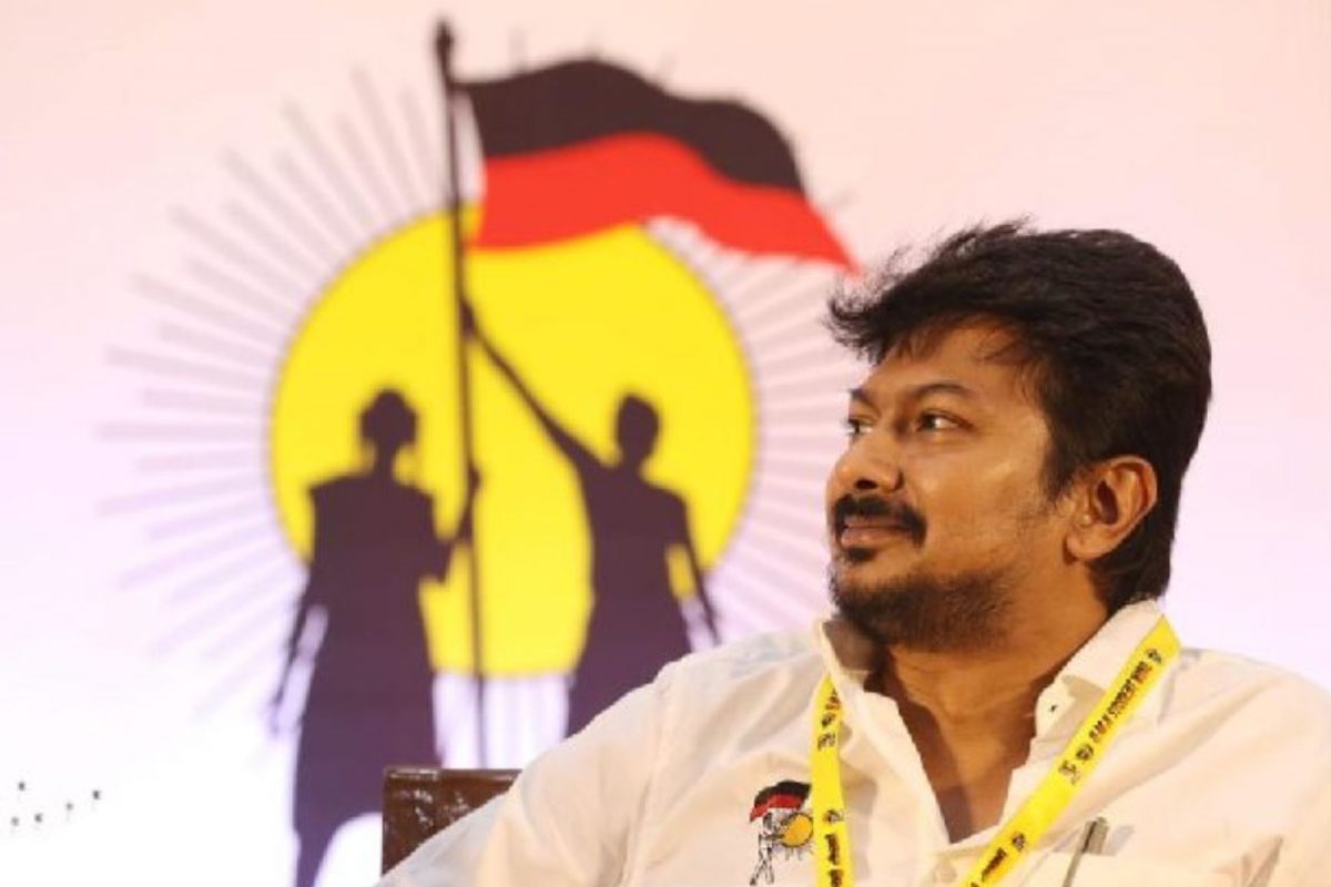 Udhayanidhi Stalin | இந்தியாவில் பல அரசியல் கட்சிகள் வாரிசு அரசியல் என்கிற விமர்சனத்தை எதிர்கொண்டு வருகின்றன. குறிப்பாக காங்கிரஸ், சமாஜ்வாதி கட்சியில் தொடங்கி பல கட்சிகள் பட்டியலில் வருகின்றன. தமிழ்நாட்டை பொறுத்தவரை தி.மு.க வாரிசு அரசியல் விமர்சனத்தை கடுமையாக எதிர்கொண்டு வருகிறது. 