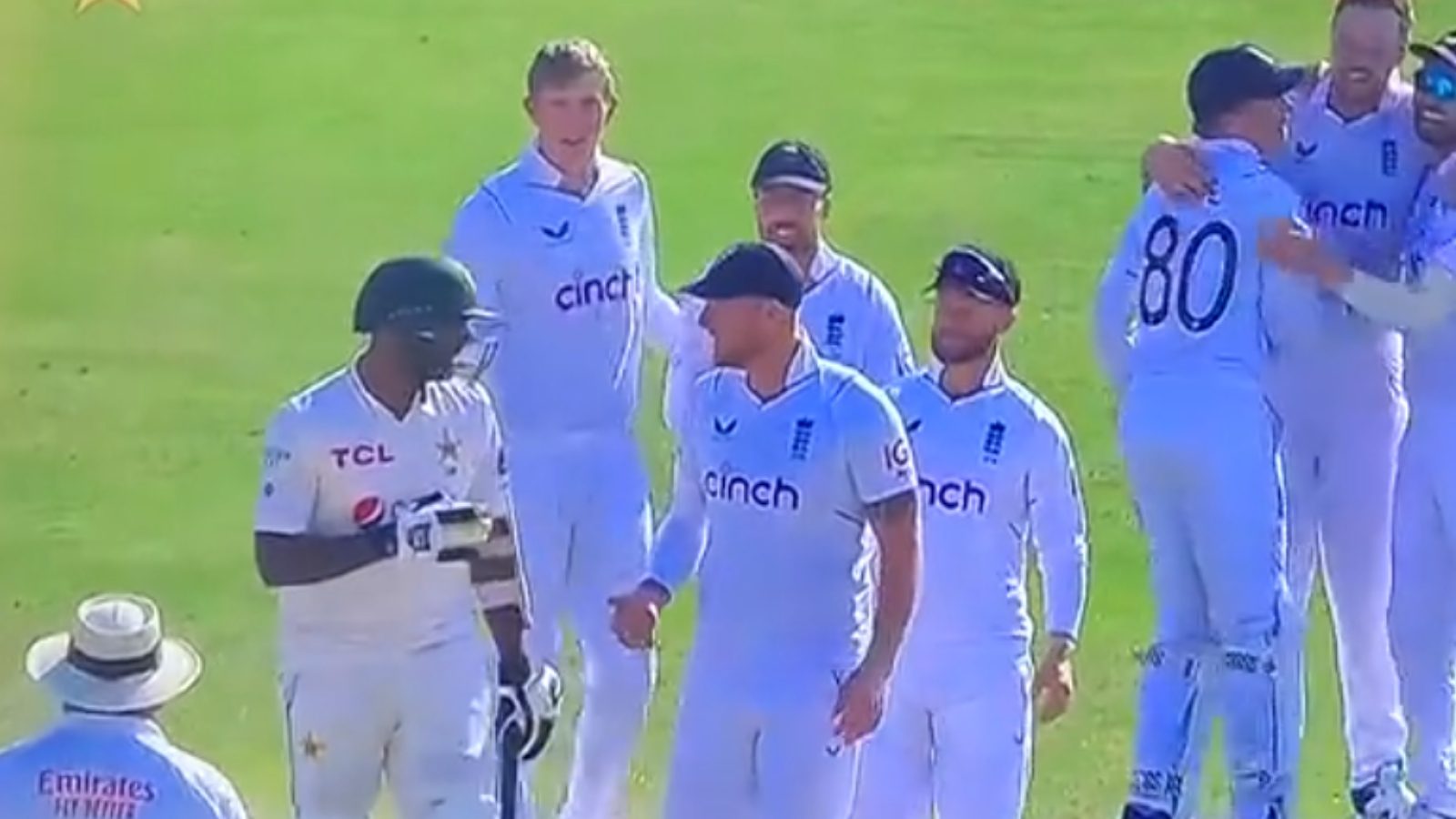 Pak refused to shake hands with England player. Batsman – Viral Video – News18 Tamil - Time News Pak refused to shake hands with England player. Batsman – Viral Video – News18 Tamil - Time News