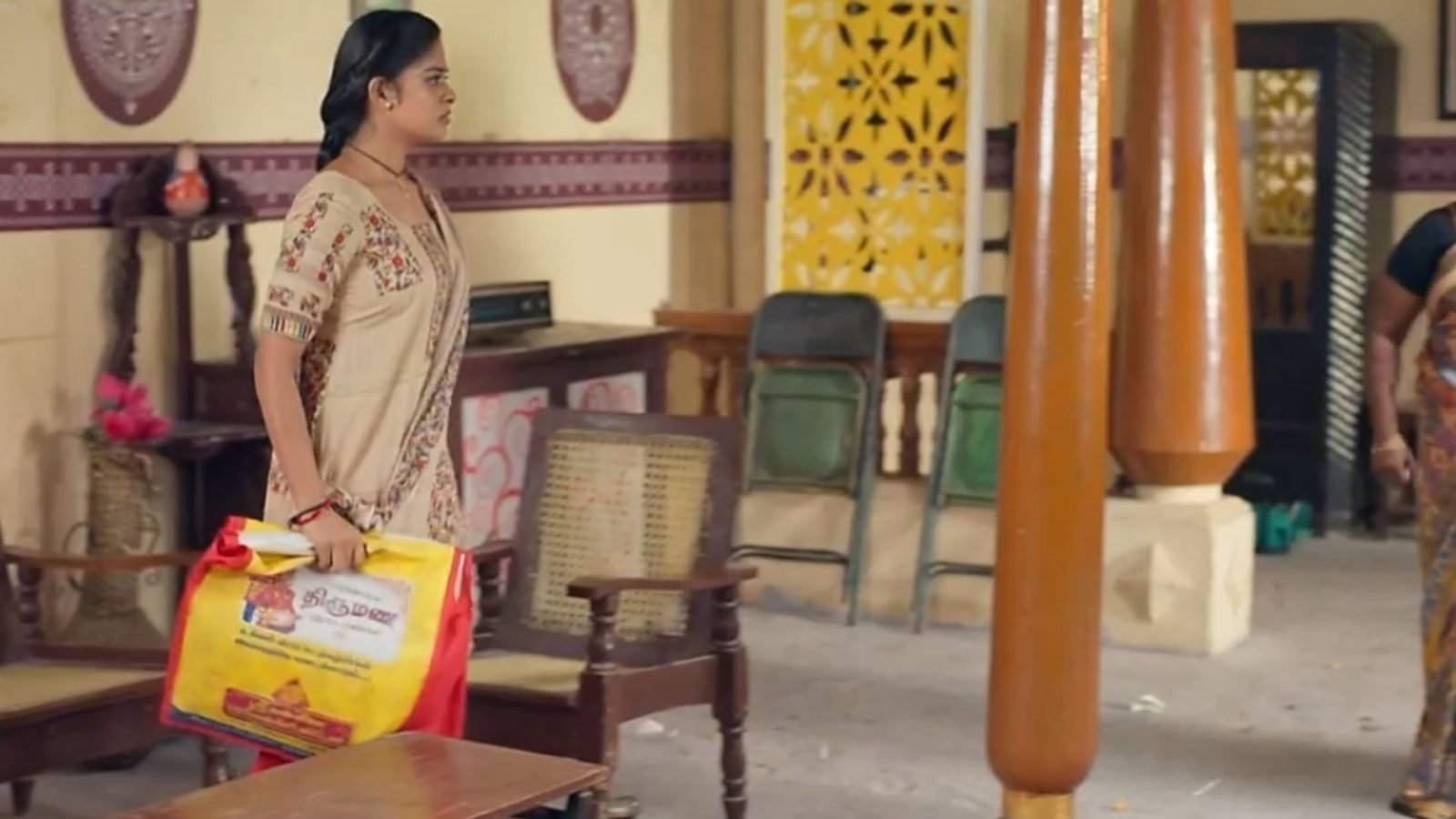 குடும்ப கஷ்டத்துக்காக கனவை மறந்த அன்பரசி - கனா சீரியல் அப்டேட்!