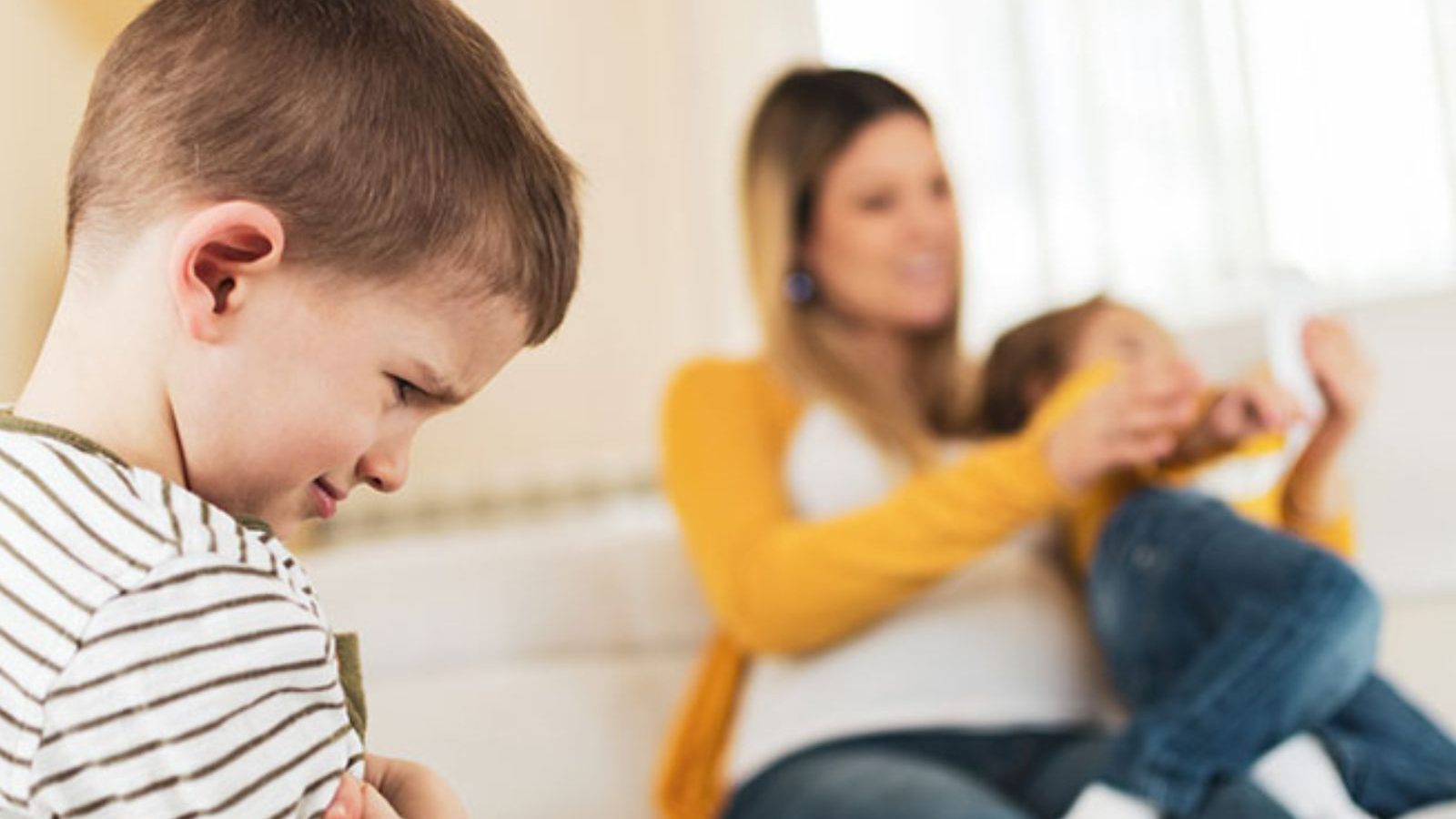 மூத்த குழந்தையாக வளரும் சிக்கல்கள் என்னென்ன..? பெற்றோர் தெரிந்துகொள்ள வேண்டியவை..!