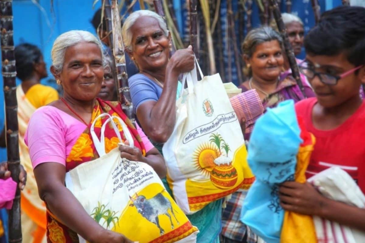 Don't forget this when you go to buy Pongal gifts at the ration shop!  Minister's order! - News18 Tamil - timenews