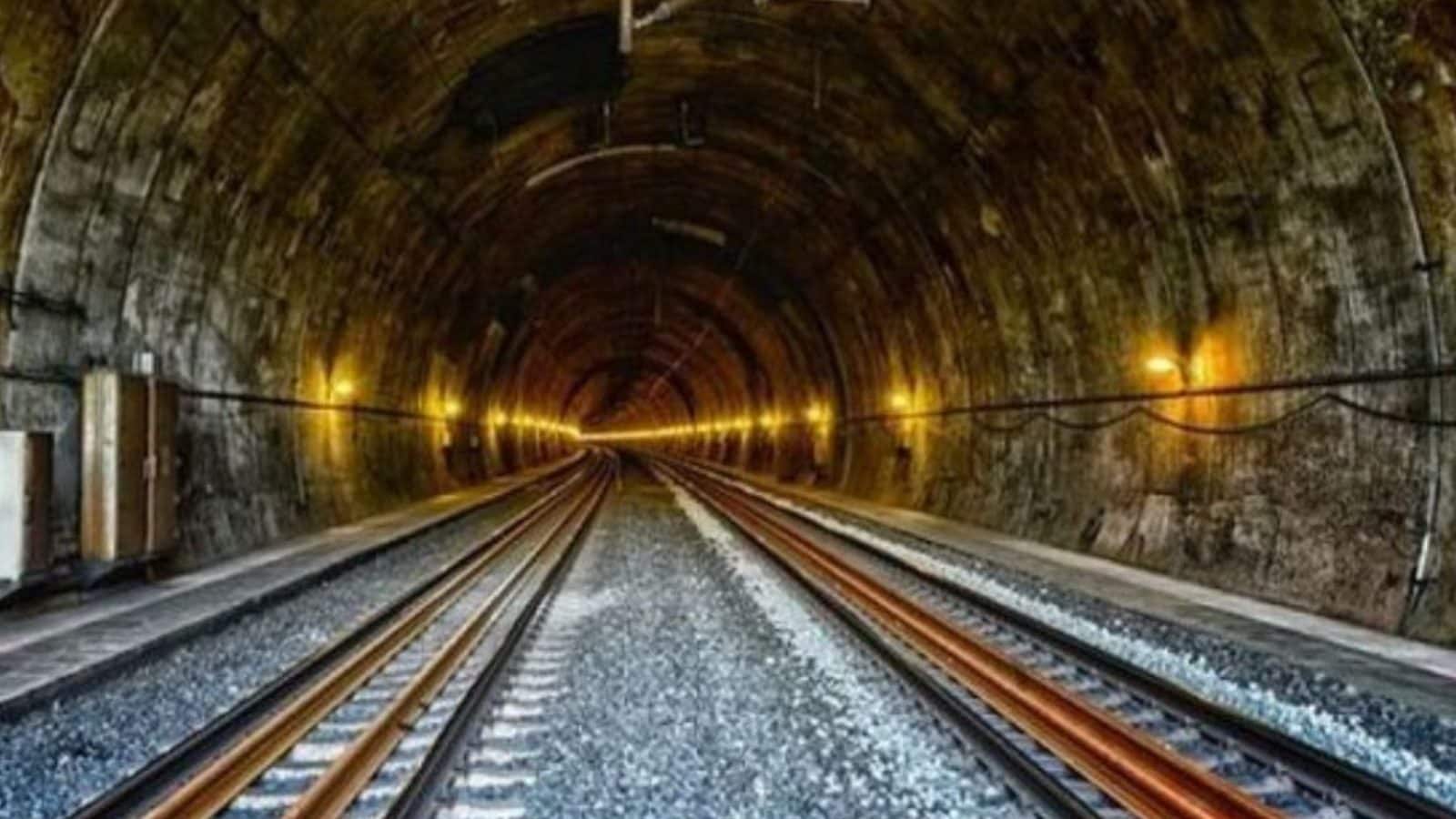 நாட்டின் மிக நீண்ட சுரங்கப்பாதை கட்டி முடிக்கப்பட்டது.. எங்கு இருக்கிறது தெரியுமா?