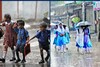 மாண்டஸ் புயல் எதிரொலி : 20 மாவட்ட பள்ளி, கல்லூரிகளுக்கு நாளை விடுமுறை