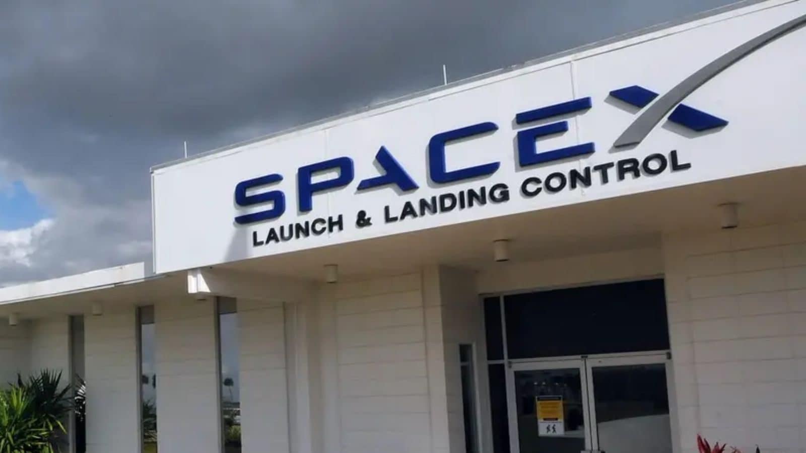 ''வயசாகிட்டுனு வெளியேபோக சொல்றாங்க'' - எலான் மஸ்க் மீது பரபர குற்றசாட்டை பதிவு செய்த எஞ்சினியர்!