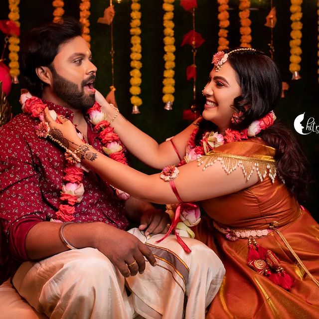  சென்னையில் உள்ள பி.எம்.ஆர் கல்லூரியில் பொறியியல் படிப்பை படித்த ஸ்வேதா ஆரம்பத்தில் ஒரு சில விளம்பர படங்களில் நடித்து வந்தார். அழகான தோற்றத்தினால் பின்னர் இவருக்கு, சினிமாவில் நடிக்கும் வாய்ப்பும் கிடைத்தது.