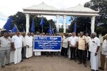 தேனியில் ஓய்வு பெற்ற போக்குவரத்து ஊழியர்கள் போராட்டம்!