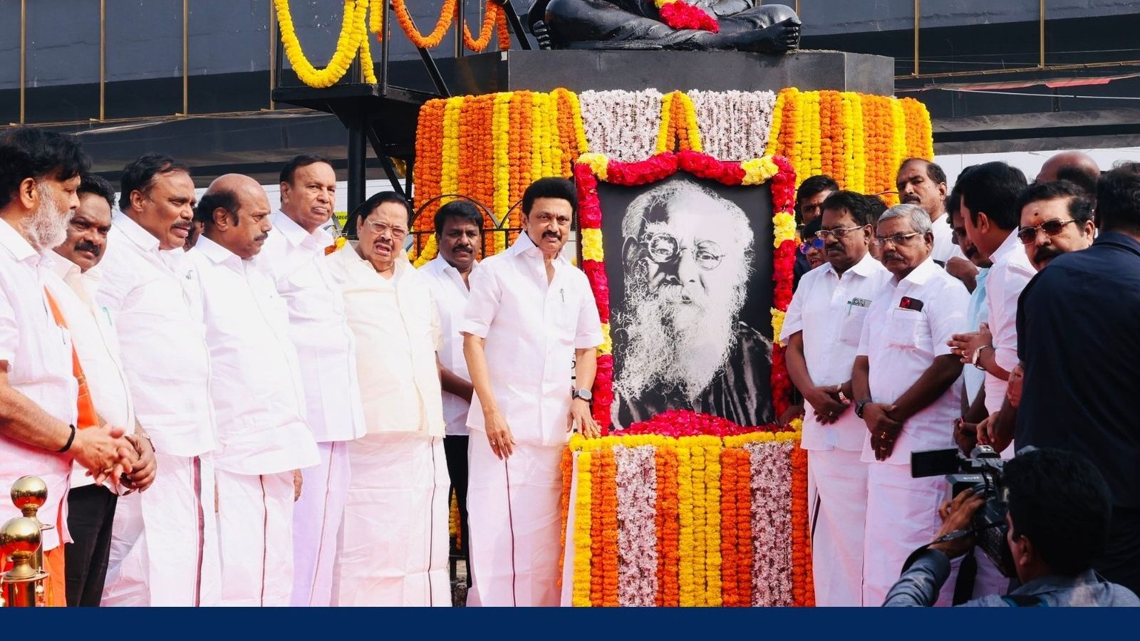 தந்தை பெரியாரின் 49வது நினைவு தினம்.. சென்னையில் முதலமைச்சர் மு.க.ஸ்டாலின் மரியாதை