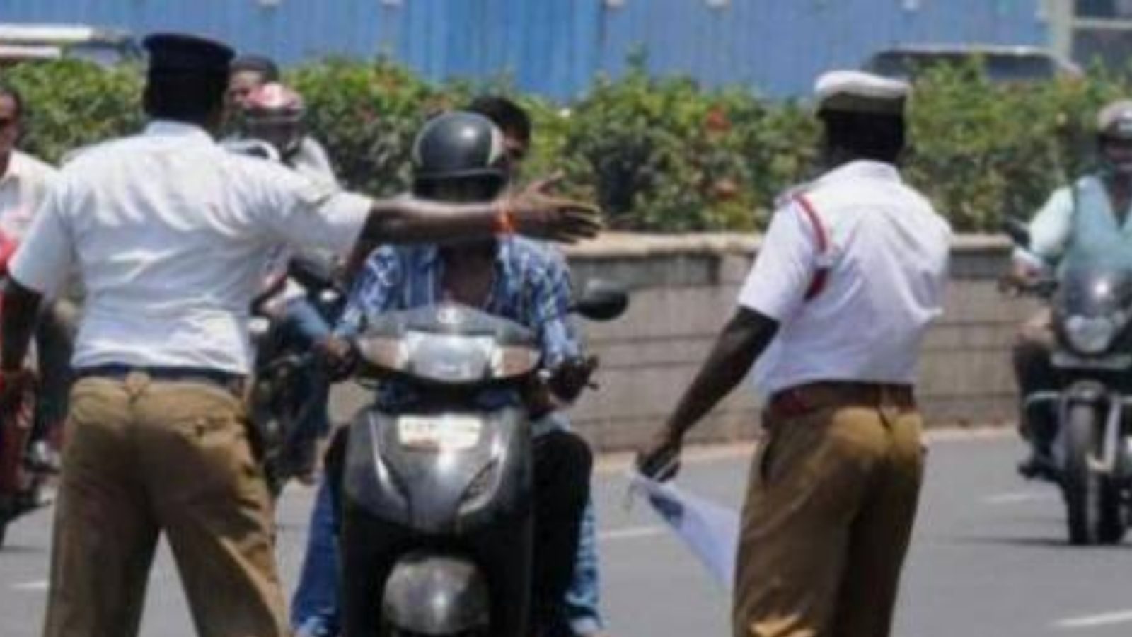 14 நாட்களில் அபராதம் கட்டலையா.. வழியே இல்ல... வாகன ஓட்டிகளுக்கு காவல்துறை எச்சரிக்கை..!