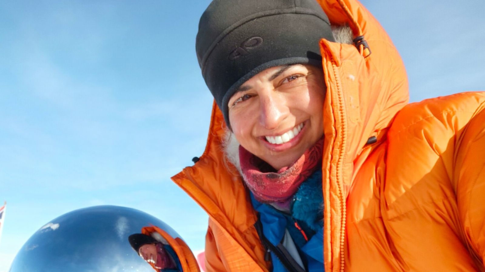 அண்டார்டிகா உறைபனிக்கு நடுவே 1,397 கிமீ சாகசப் பயணம்.. சாதனை படைத்த சிங்கப் பெண்..!