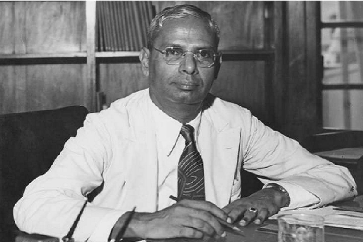  சுதந்திர இந்தியாவின் முதல் யூனியன் பட்ஜெட்டை நவம்பர் 26, 1947 அன்று அன்றைய நிதி அமைச்சர் ஆர்.கே.சண்முகம் செட்டி தாக்கல் செய்தார்.