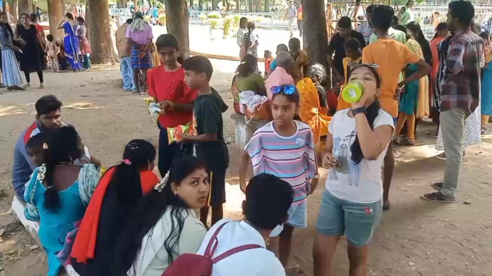 காணும் பொங்கல்: திருச்சி முக்கொம்பில் குவிந்த பொதுமக்கள்!