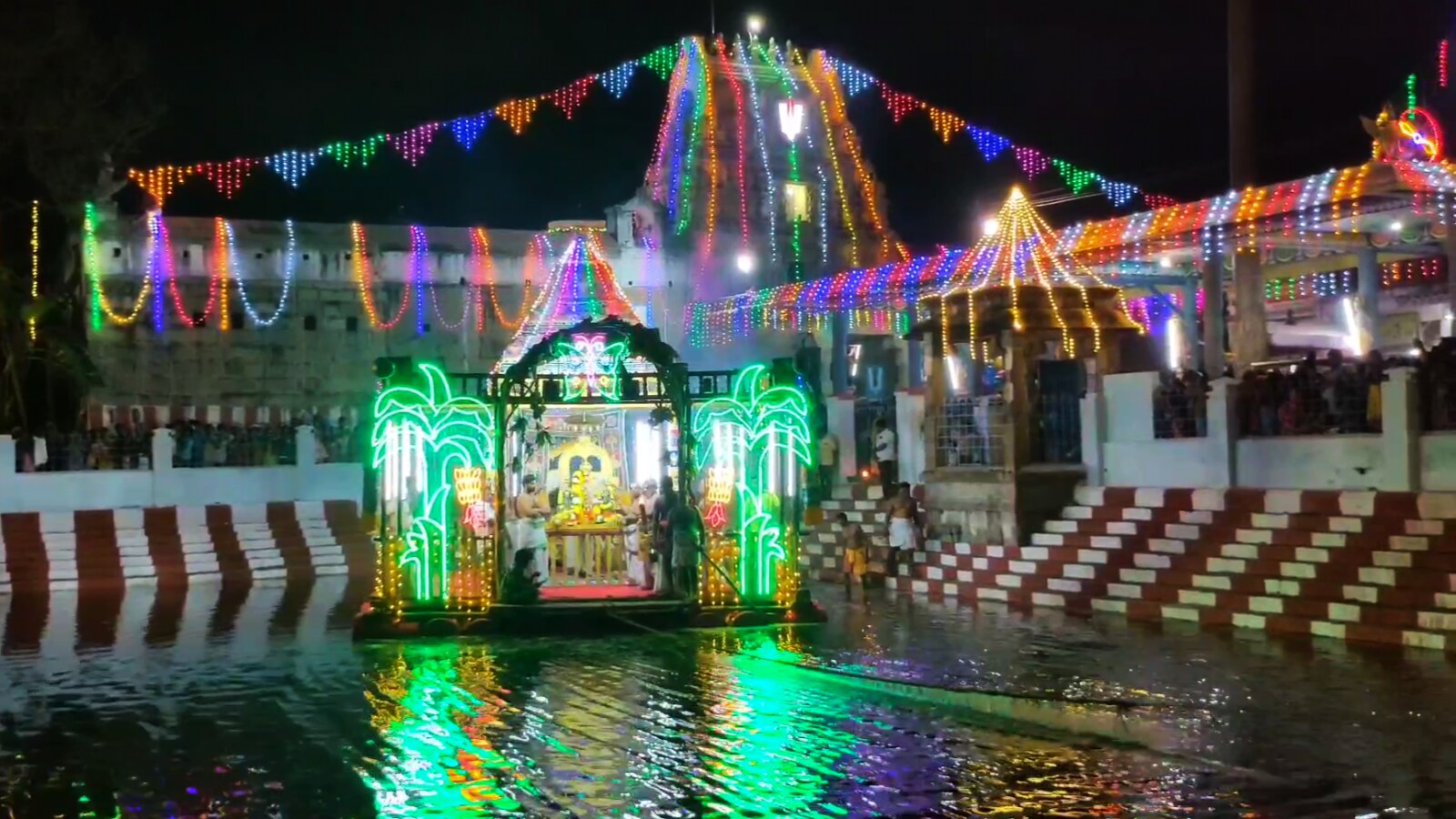 காஞ்சிபுரம் திருப்புட்குழி ஸ்ரீ விஜயராகவ பெருமாள் திருக்கோவிலில் தெப்பல் உற்சவம்