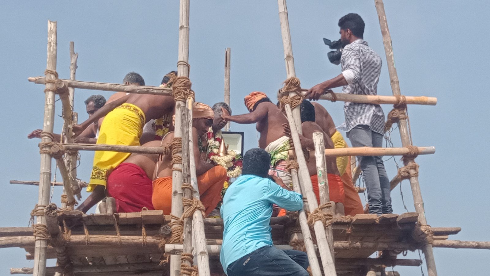 சிவகாசி அம்மையார் அம்மன் கோயில் கும்பாபிஷேகம்.. பரவசத்தில் பக்தர்கள்!