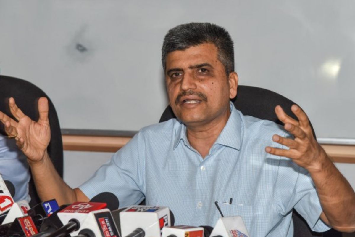  ,[object Object], நிதியமைச்சகத்தின் பொருளாதார விவகாரங்கள் துறை செயலாளராக உள்ளார். பொருளாதார விவகாரங்கள் துறையின் வரவு செலவுத் துறையானது பட்ஜெட்டைத் தயாரிப்பதற்குப் பொறுப்பான குழுவாக இருப்பதால், பட்ஜெட்டைத் தீர்மானிப்பதில் அவருக்கு ஒரு முக்கிய பங்கு உள்ளது. சேத்  1987-ம் ஆண்டு பேட்ச் கர்நாடக கேடர் ஐஏஎஸ் அதிகாரியாக இருந்து 2000 இல் செலவினத் துறை மற்றும் பொருளாதார விவகாரத் துறையின் துணைச் செயலாளராகவும் இயக்குநராகவும் பணியாற்றினார். 2004-2008 காலகட்டத்தில் ஆசிய வளர்ச்சி வங்கியின் நிர்வாக இயக்குநரின் ஆலோசகராகவும் பின்னர் பெங்களூரு மெட்ரோ ரயில் கார்ப்பரேஷன் நிர்வாக இயக்குநராகப் பதவி வகித்தார்.