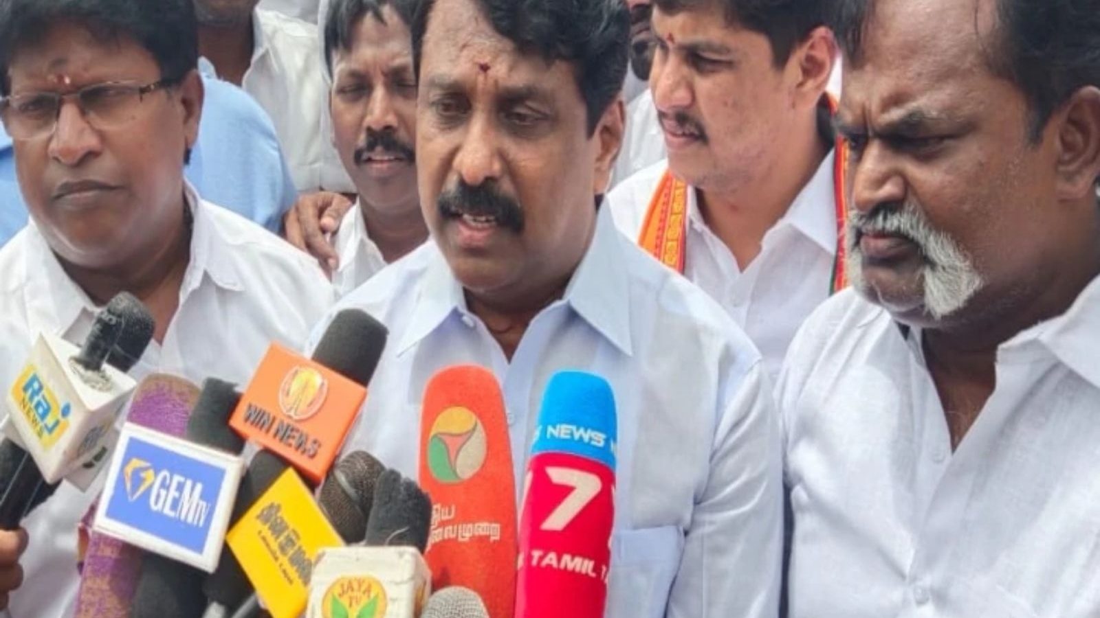 ஈரோடு கிழக்கு தொகுதியில் பாஜக தனித்து போட்டியா? - நயினார் நாகேந்திரன் விளக்கம்!