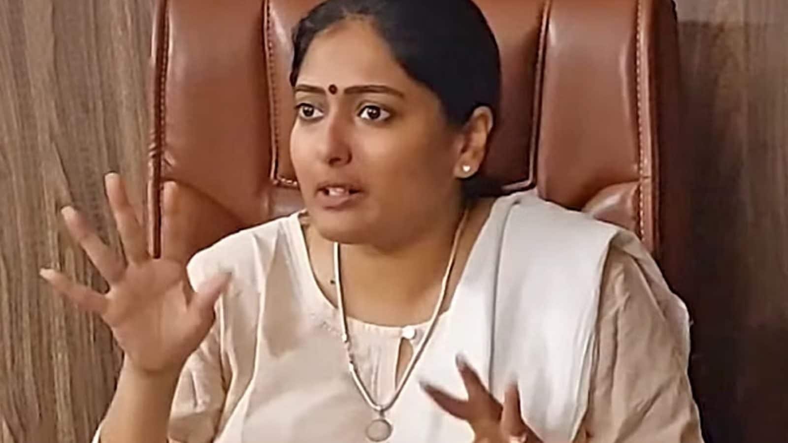 திமுகவில் இணைகிறாரா காயத்ரி ரகுராம்...? அமைச்சர் பொன்முடி சொன்ன பதில்!