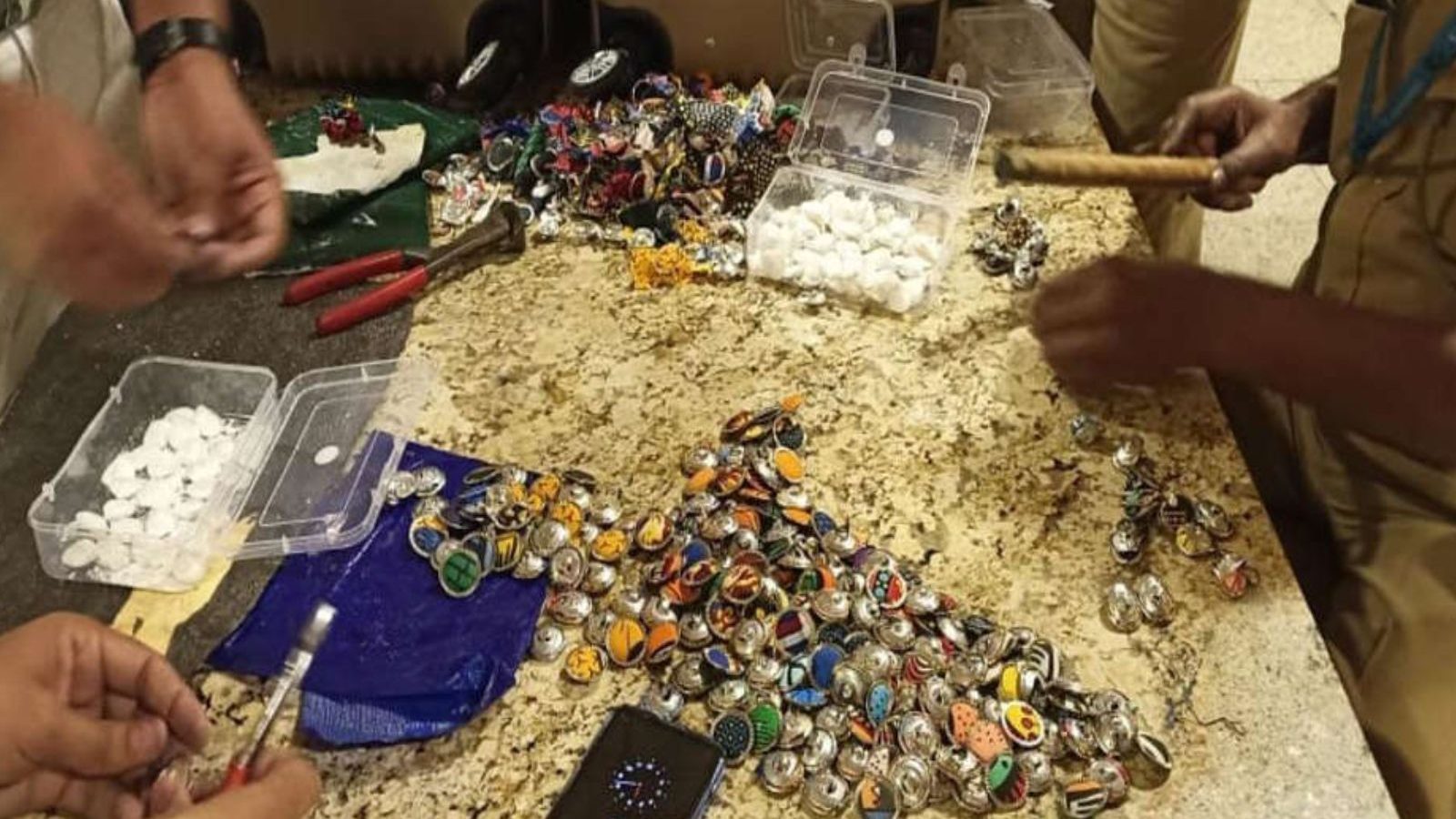 விமானநிலையத்தில் ரூ.47 கோடி மதிப்பிலான போதைப்பொருள் பிடிப்பட்டது... இரு வெளிநாட்டினர் கைது