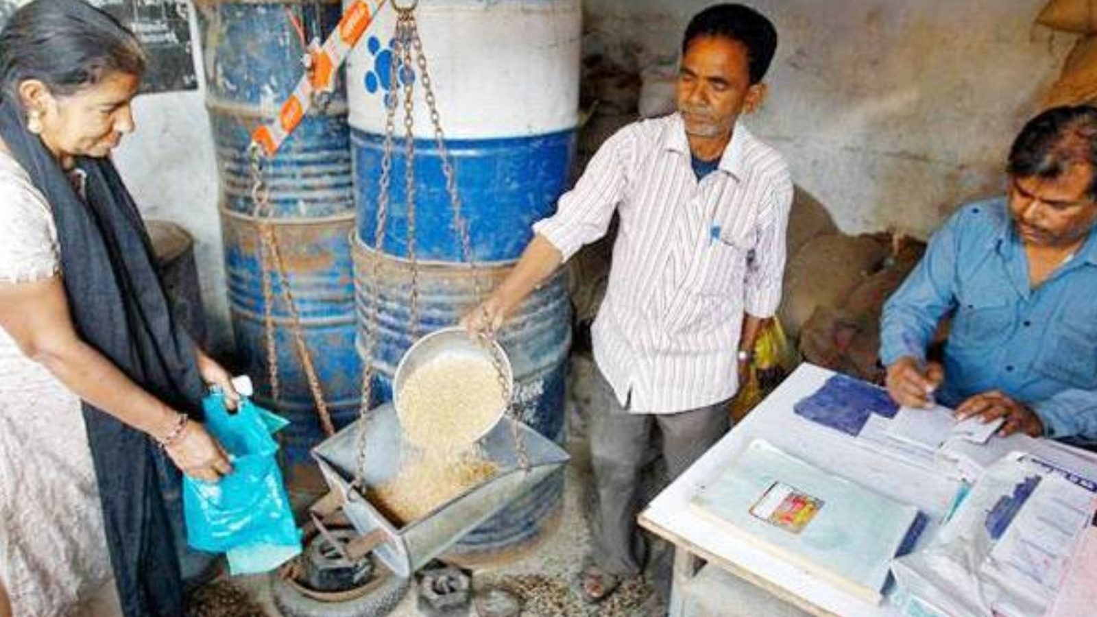 ரேஷன் கடைகளில் புதிய பொருள்..அமைச்சர் சக்கரபாணி சொன்ன முக்கிய தகவல்!