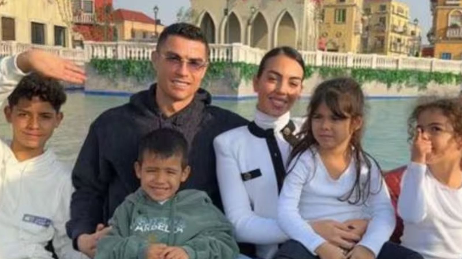 ரொனால்டோவுக்காக 2 மணிநேரம் மூடப்பட்ட சவுதியின் மிகப் பெரிய தீம் பார்க்!