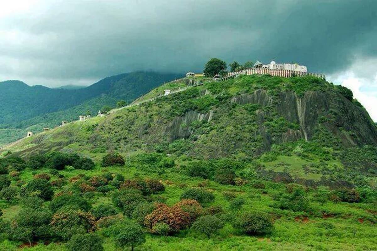 தென்காசி மாவட்டத்திற்கு புகழ்சேர்க்கும் திருமலை கோவில்.... News18 தமிழ்