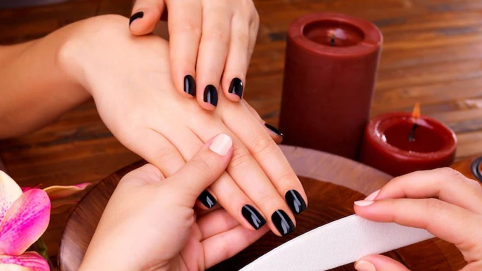 உங்கள் நகத்தை மெனிக்யூர், பெடிக்யூர் செய்தபின் பின்பற்ற வேண்டிய பராமரிப்பு விஷயங்கள்..!